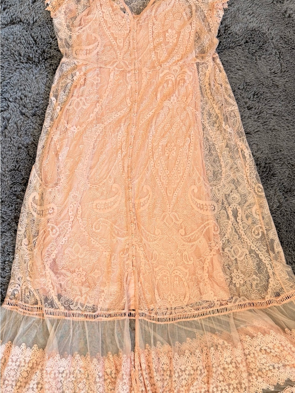 torrid Peach Lace V-Neck Ruffle-Hem Maxi Dress - Picture 3 of 9